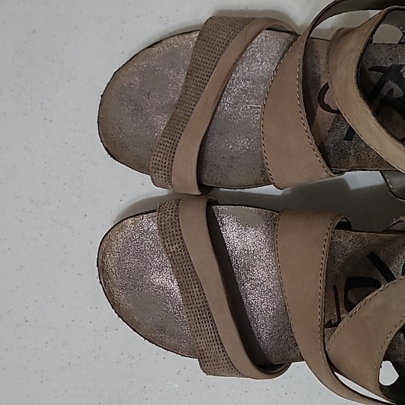 OTBT "Freedom" Women's Tan Wedge Sandals size 8 - Picture 8 of 11